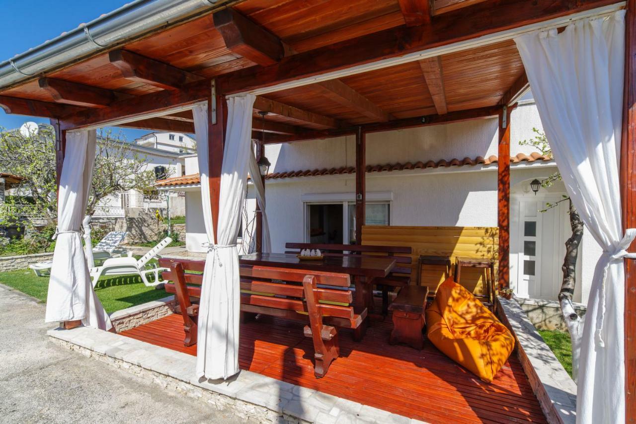 Apartment Sarar Crikvenica Exterior foto