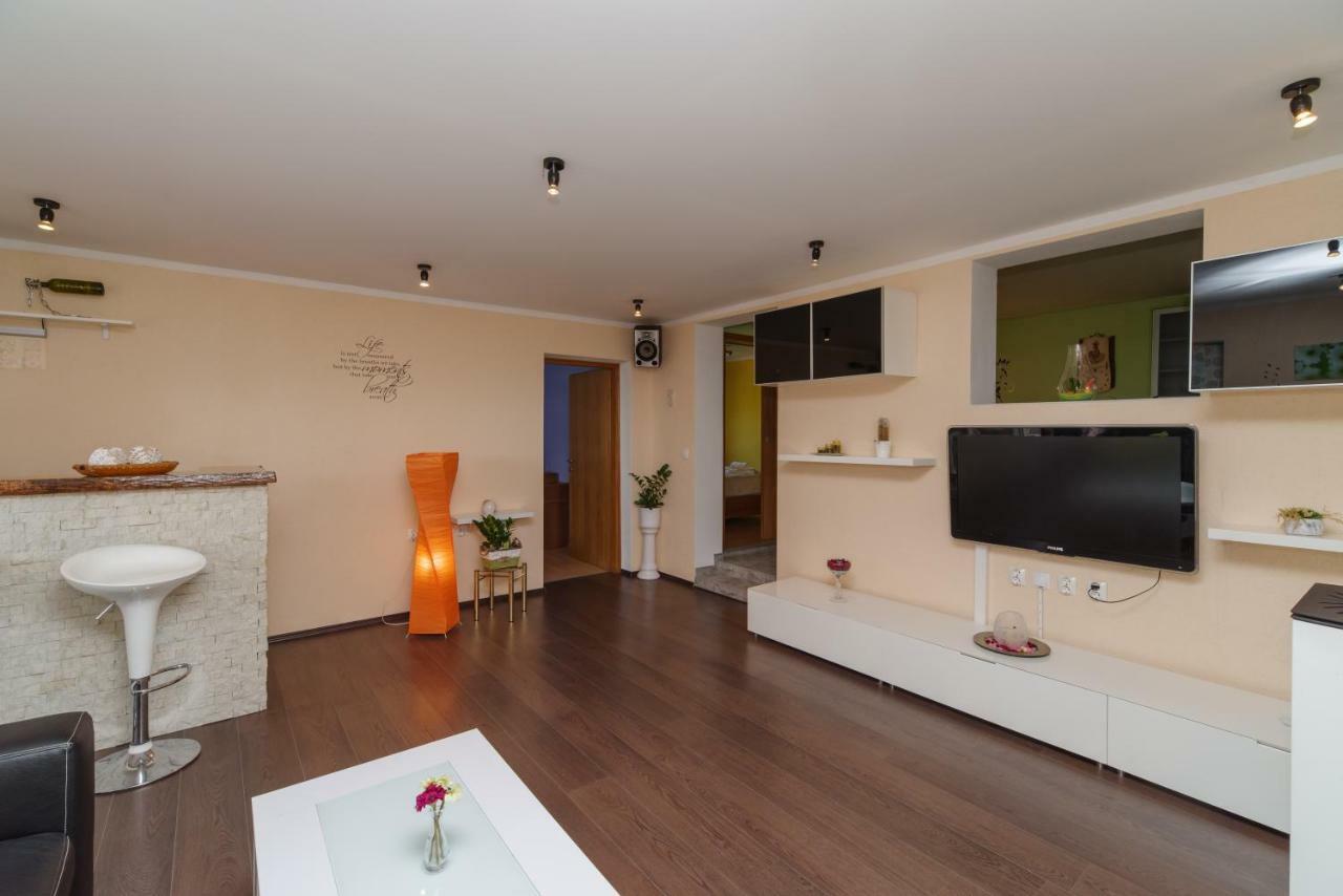 Apartment Sarar Crikvenica Exterior foto